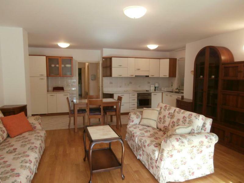 Appartement Miki à Poreč Extérieur photo